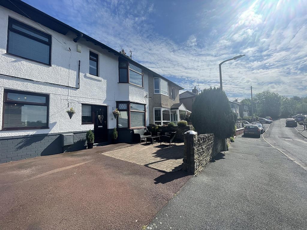 3 bedroom semi-detached house For Sale in Foulridge - Externally